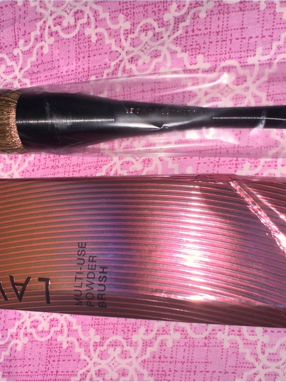 LAWLESS Multi use  Makeup Brush